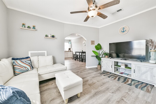 Photo - 2727 Avenue K