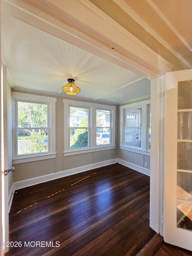 39 E Sunset Ave