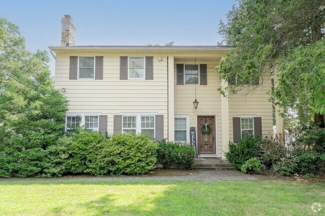 Building Photo - 232 W Midland Ave Rental
