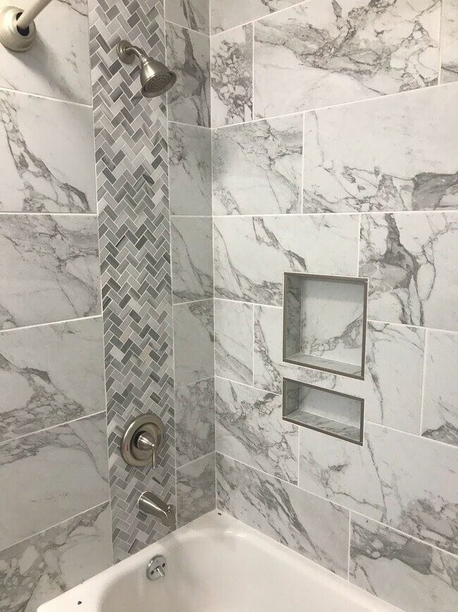 Photo - 197 E Elm St