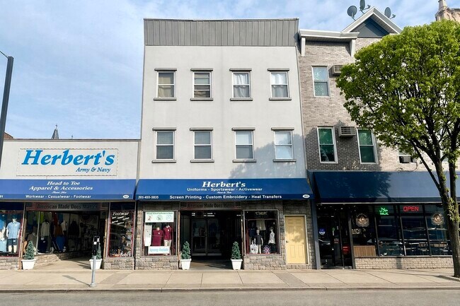 Photo - 466 Broadway Unit 2