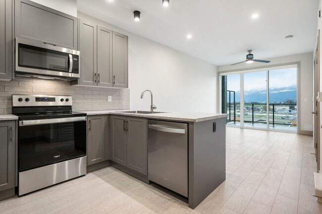 Building Photo - 45547-45547 Knight Rd