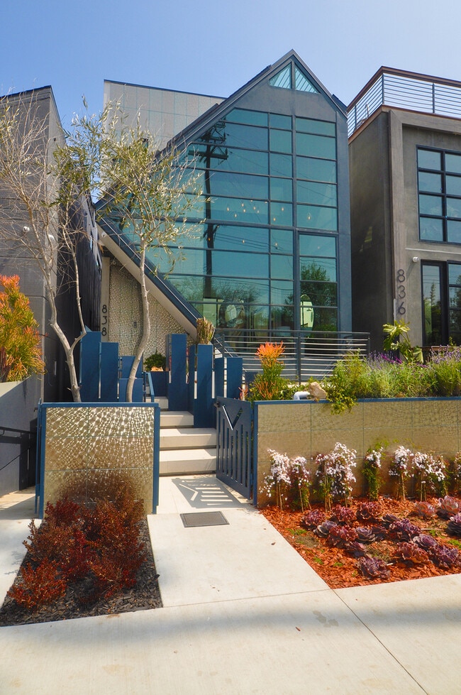 Photo - 838 California Ave