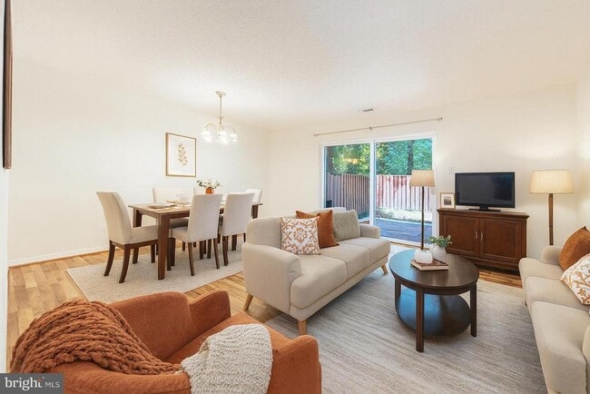 Photo - 2232 Southgate Square