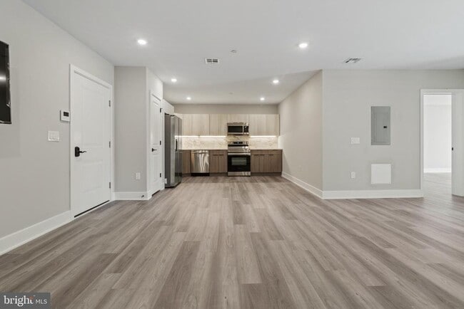 Photo - 520 N 37th St Unidad 32