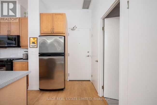Photo - 901 Queen St W Unit 102