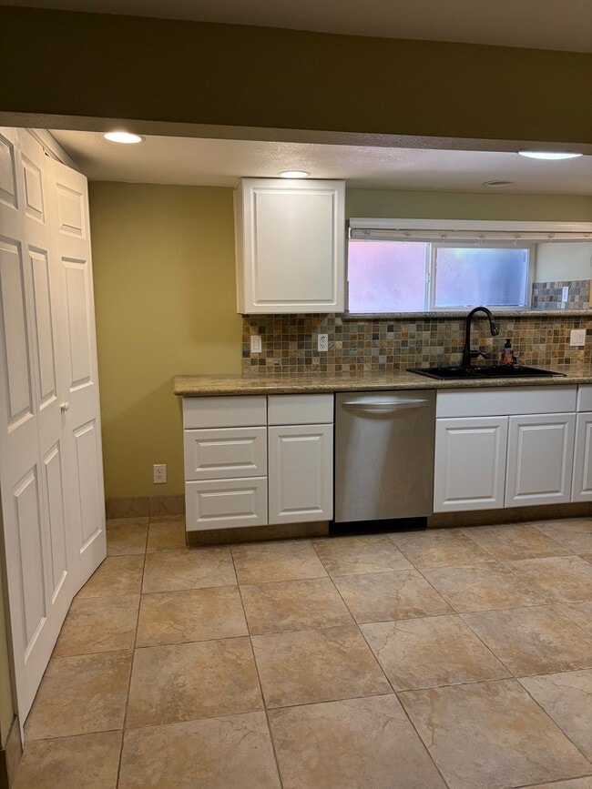 Photo - 3775 Gard St Unidad B