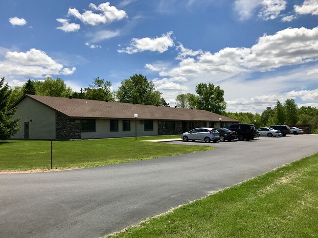 Vista Pines Withee - 313 3rd St Unit 4