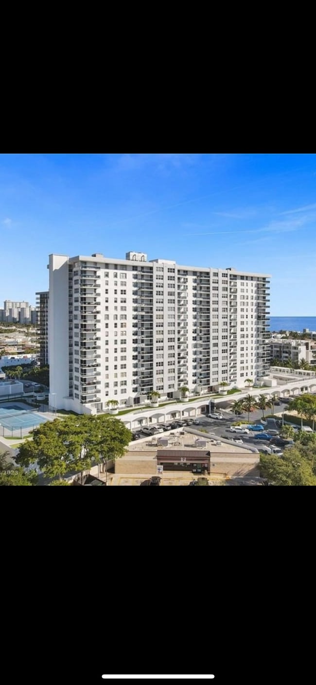 Photo - 3015 N Ocean Blvd Unidad 14i