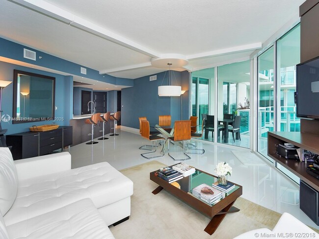 Photo - 250 Sunny Isles Blvd Unidad 3-1403 Rental