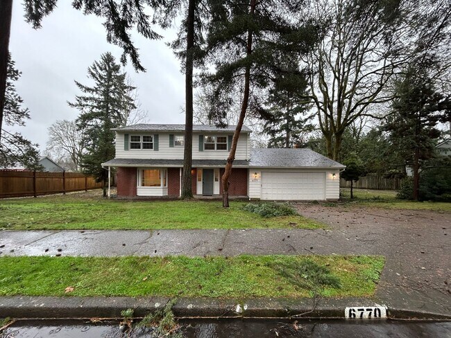Photo - Timeless 5 Bed, 2.5 Bath Home - SW Beaverton
