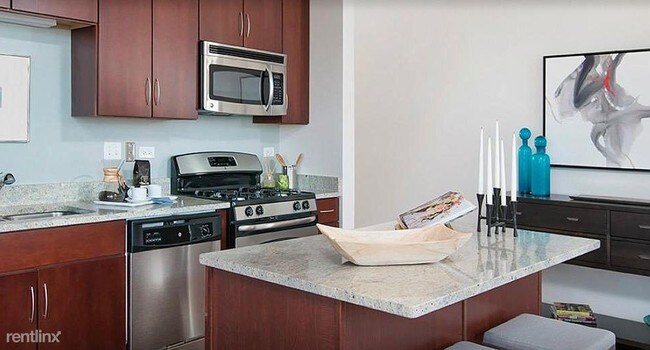 Photo - 1104 S Wabash Ave