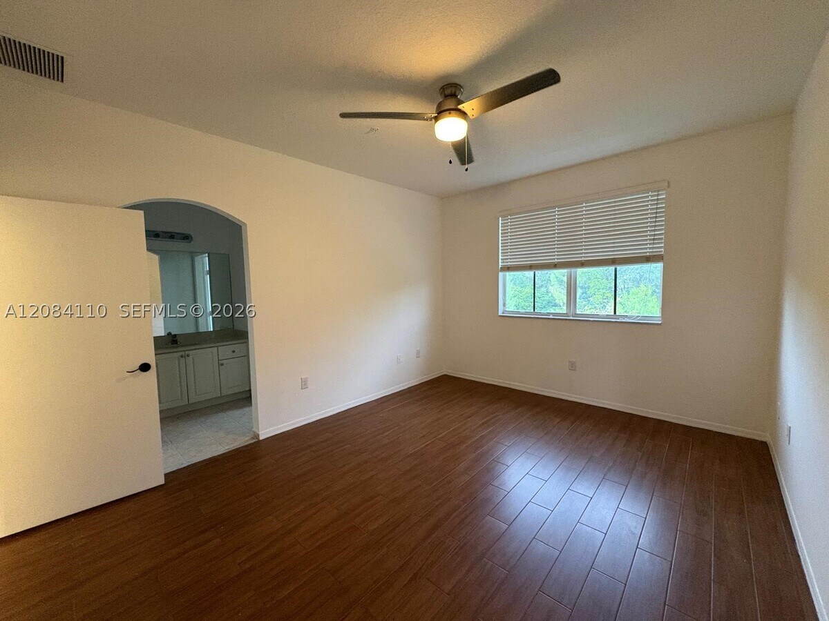 Photo - 1037 SW 143rd Ave Unit 1305