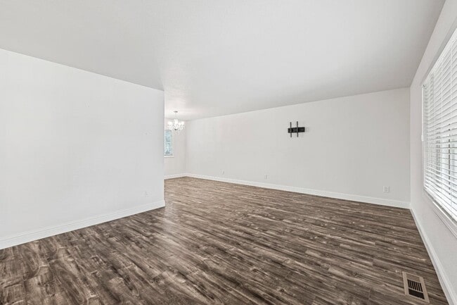 Photo - 7085 Valley Forge Dr