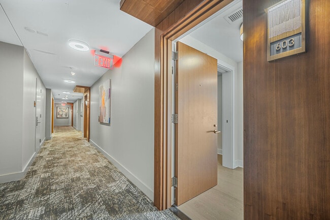 Entrance - 4960 Fairmont Ave Unit 603