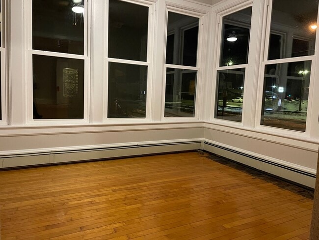 628 Jefferson St Unit Lower