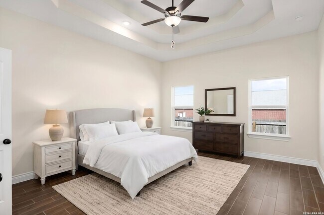 Photo - 406 Park Cir