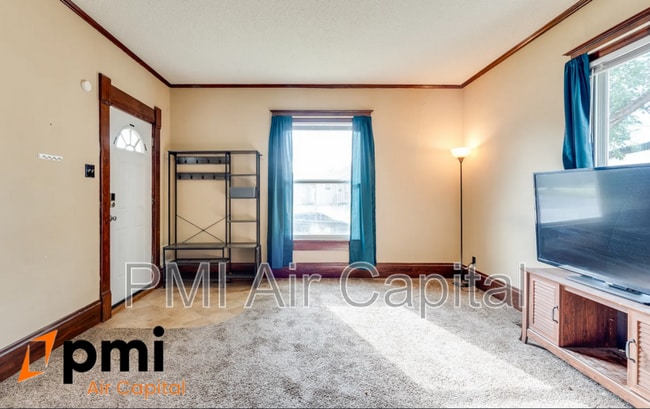 Photo - 520 Old Main St