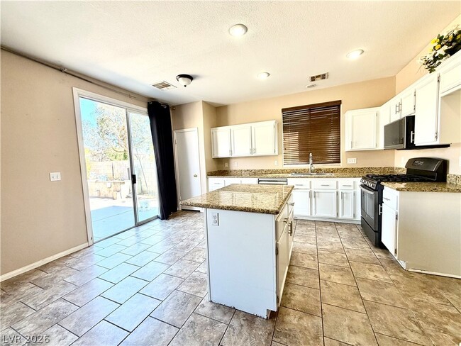 Photo - 3936 Gold Point St