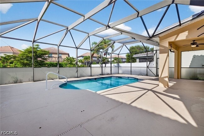 Building Photo - 2858 Via Campania St