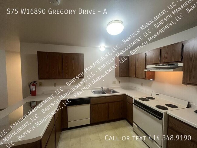 Photo - S75 W16890 Gregory Drive-A Unidad A