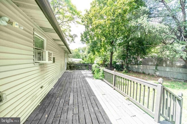 Photo - 30 Apple Ave