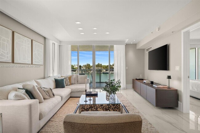Photo - 6620 Indian Creek Dr Unit 308