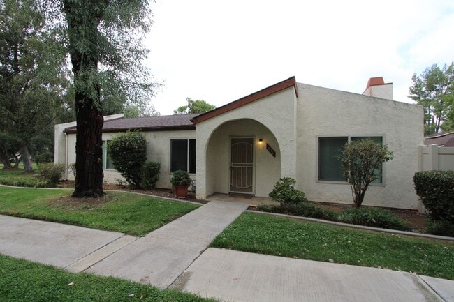 Single-Story 3-Bedroom Condo in Redlands! - Single-Story 3-Bedroom Condo in Redlands!