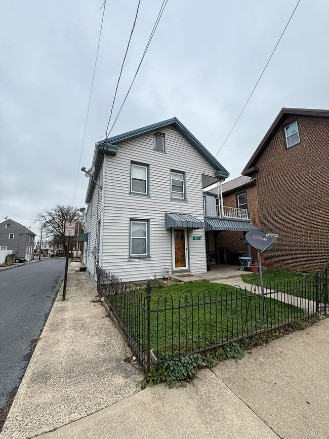 Building Photo - 133 E Commerce St Unit 133 R