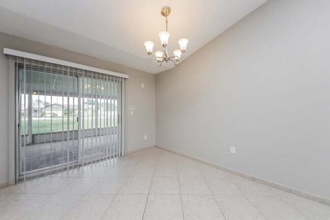 Photo - 850 Blanc Ct