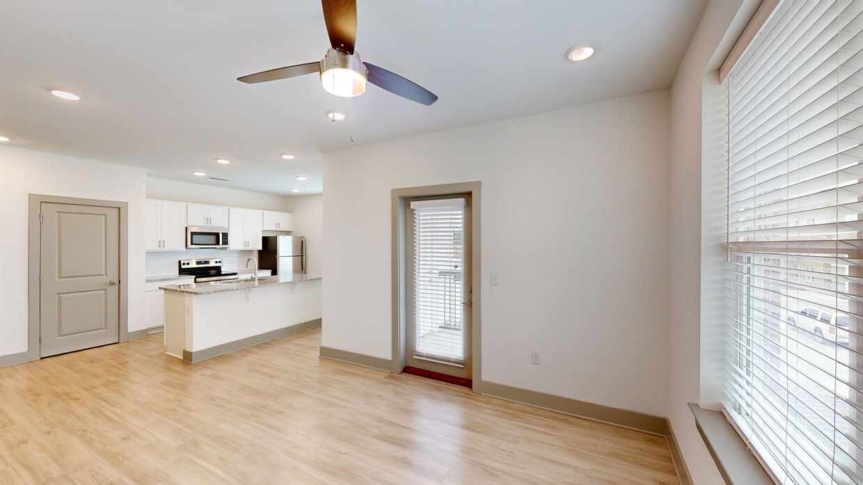 Photo - The Oaks at Riverbend Apartments