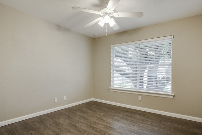 Gaston Flats
