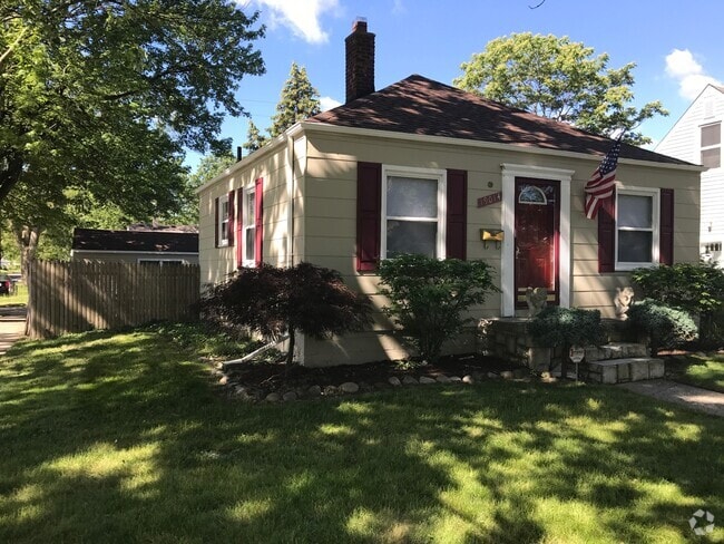 Building Photo - 19014 Kenosha St Rental