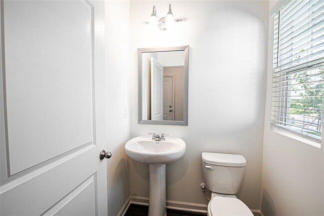 Photo - 243 Casteel Ln