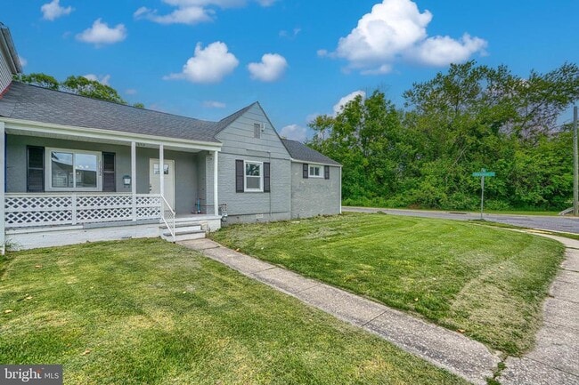 Photo - 4722 Raspe Ave