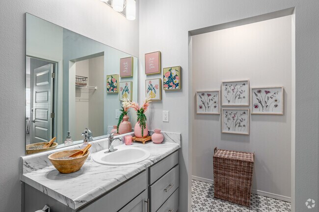 1BR, 1BA - 789SF - Bathroom