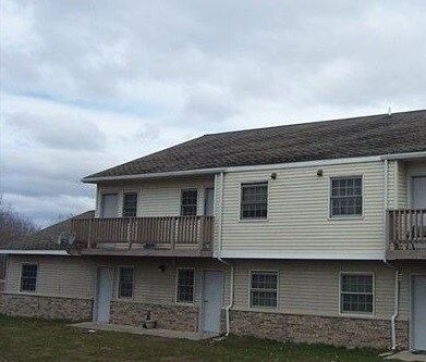 Spruce Meadows - Spruce Meadows Apartments
