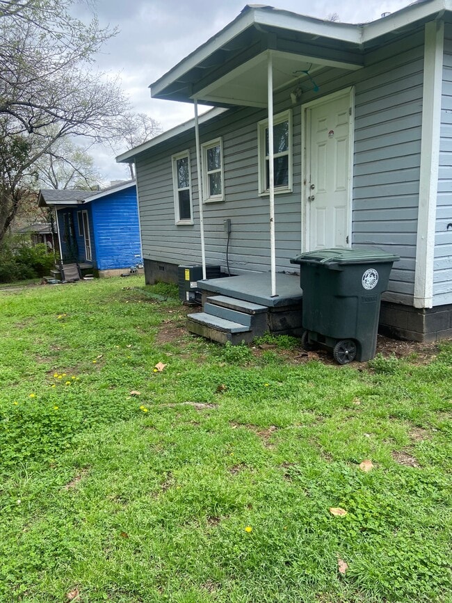 Photo - 220 15th Ave SW