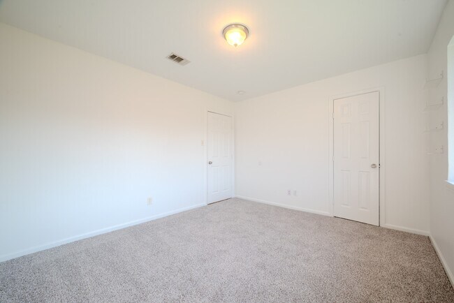 Photo - 1102 Crosby Dayton Rd