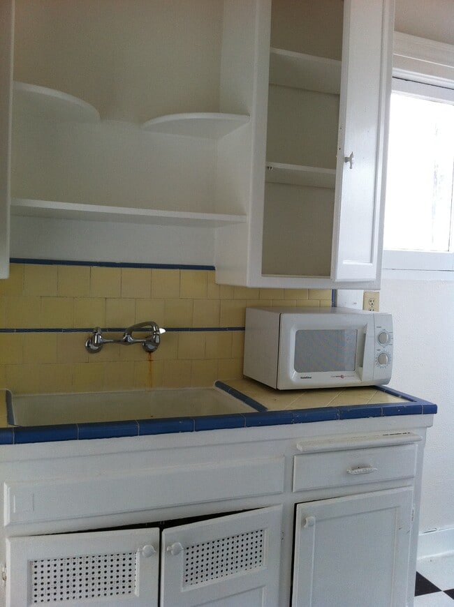 Photo - 1215 W 30th St