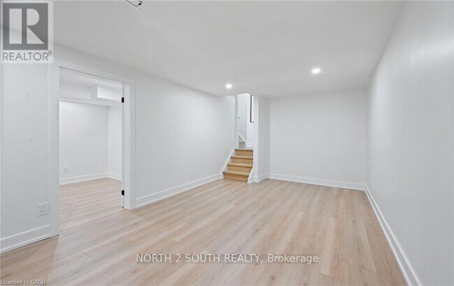 Photo - 105 Lilacside Dr