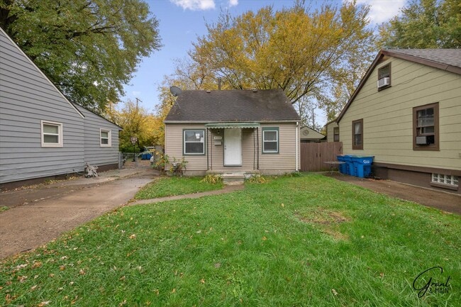 Building Photo - $1200 Warren bungalow Rental