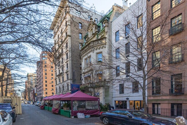 Photo - 24 E 81st St