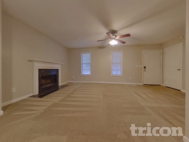 Photo - 238 Hampton Dr