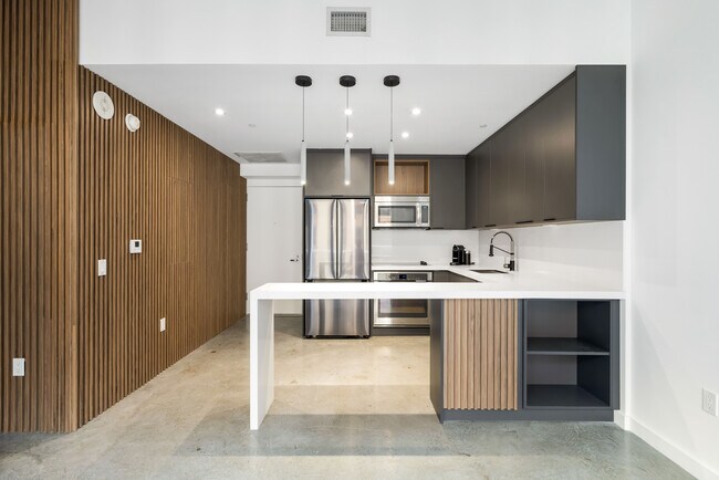 Photo - 151 SE 1st St Unit 905