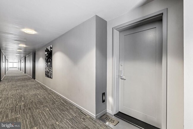 Building Photo - 1200 Steuart St Unit 1035