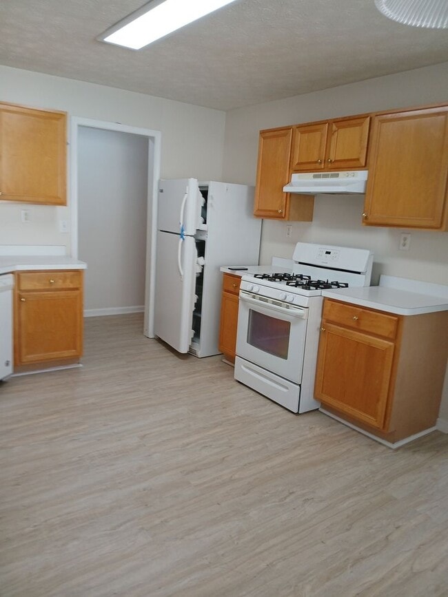 Photo - 578 Summerbrooke Ct