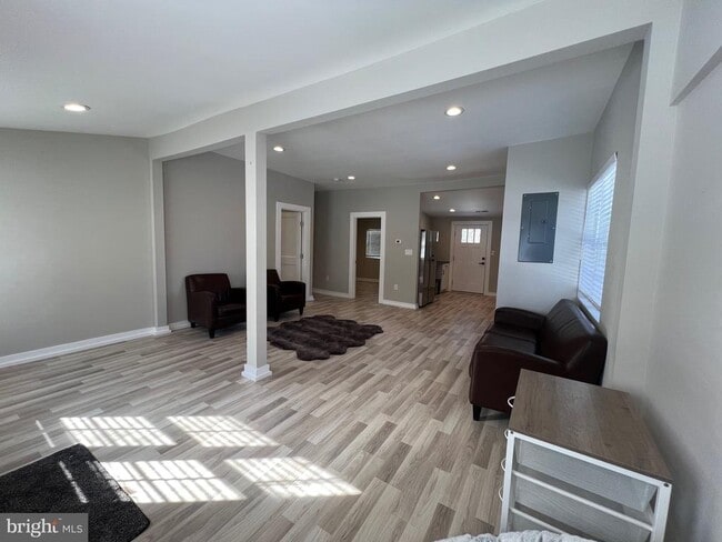 Building Photo - 33 Old US Hwy 1