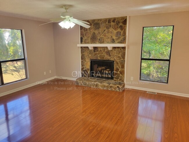 Photo - Charming Split-Level 3 Bedroom House in Ma...