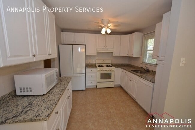 Photo - 556 Arundel Dr